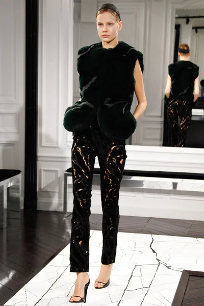 Look 32